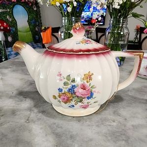Tea pot